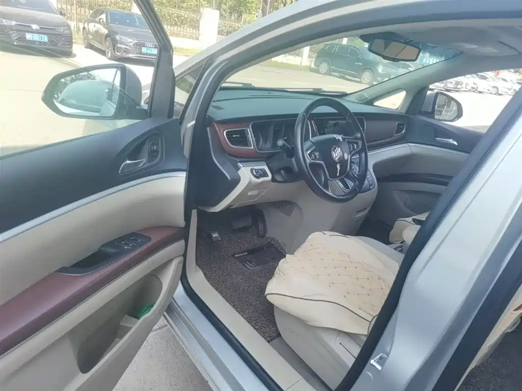 Buick GL8 2014 2.4L LT Luxury Business Executive фото 13
