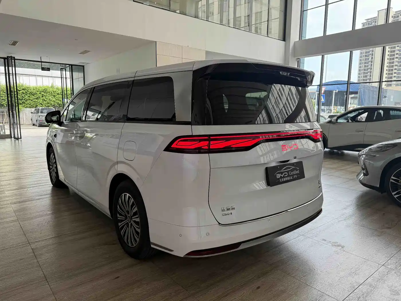 BYD Xia 2025 2025 DM-i 1.5T 180km Excellence