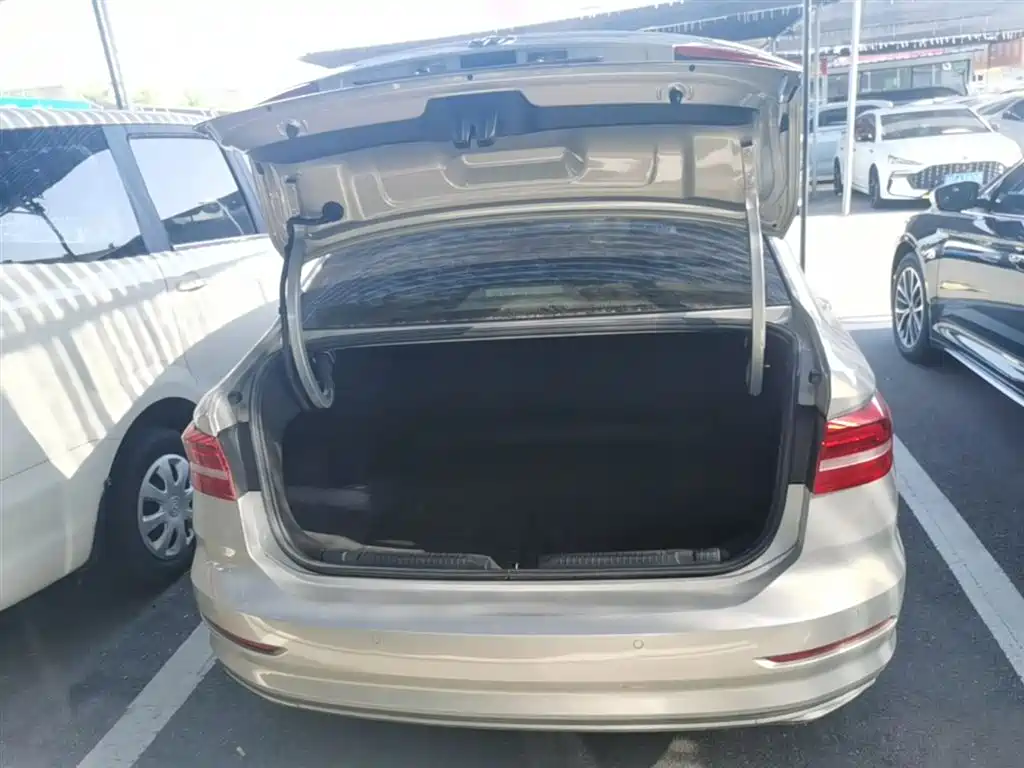 Volkswagen Lavida 2019 280TSI DSG Comfort Edition China VI фото 19
