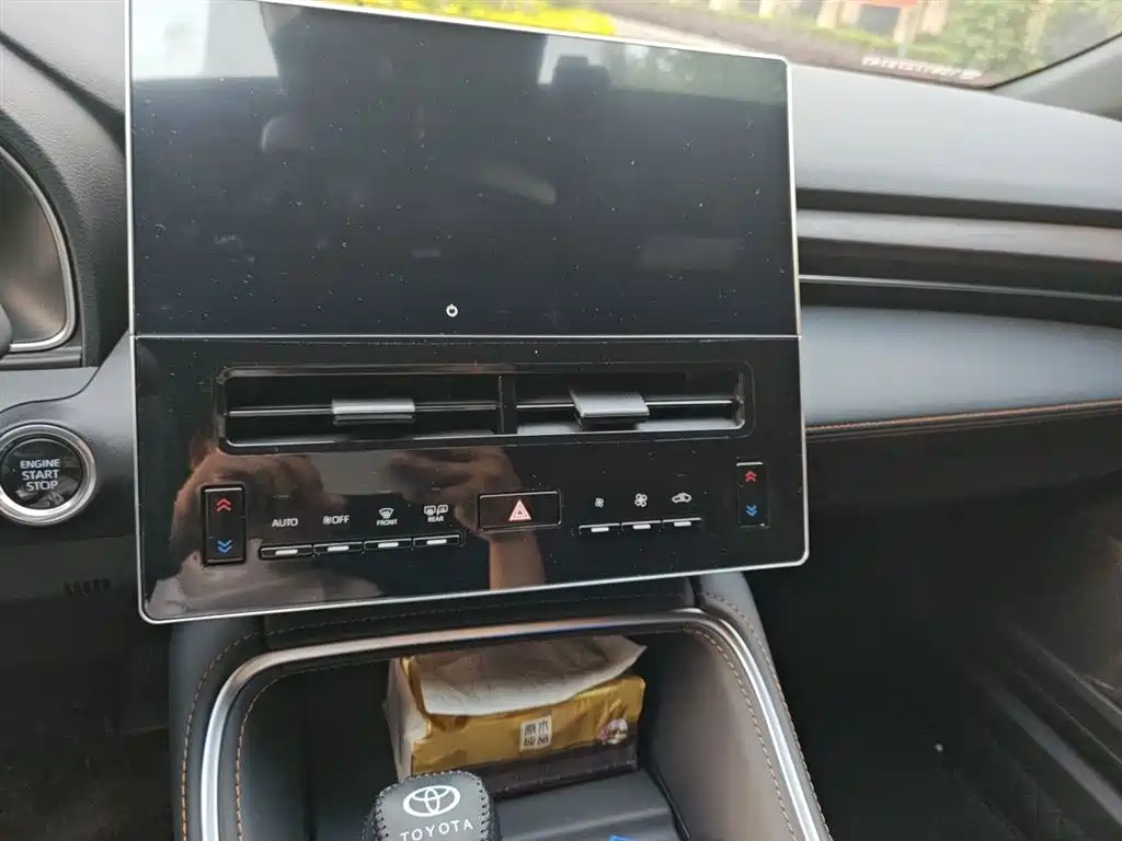 Toyota Avalon 2024 2.0L Luxury Edition фото 6