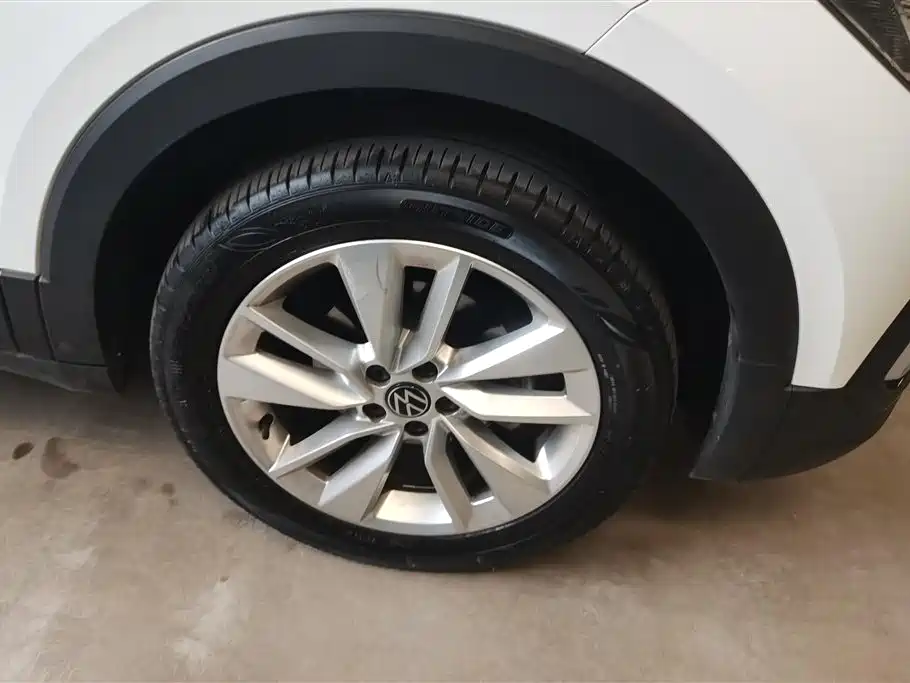 Volkswagen T-Cross 2023 280TSI DSG Luxury Edition фото 6