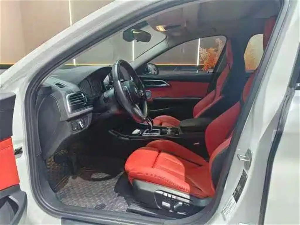 BMW 1 Series 2021 120i M Sport фото 5