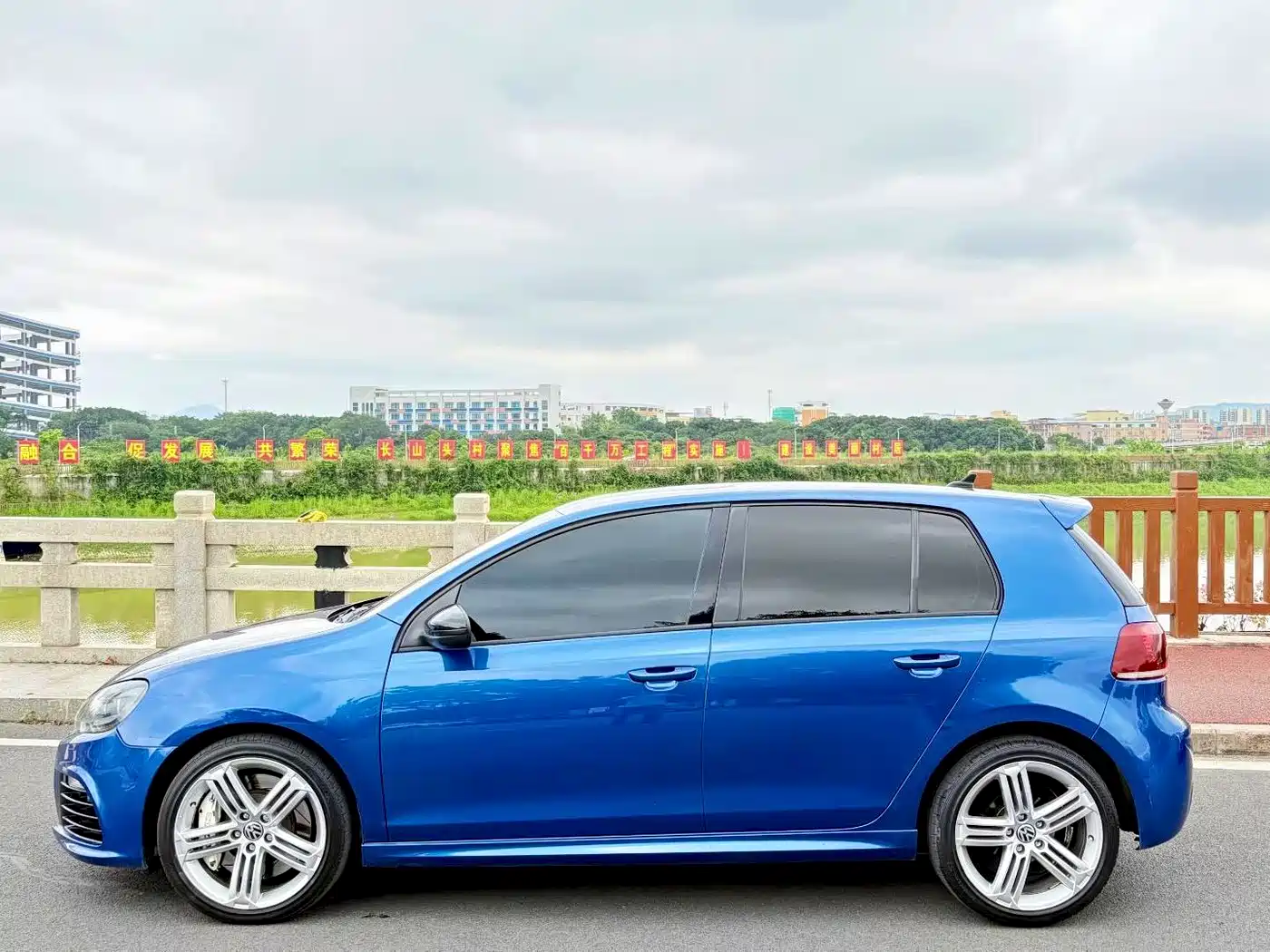 Volkswagen Golf (Import) 2011 2.0TSI R фото 5
