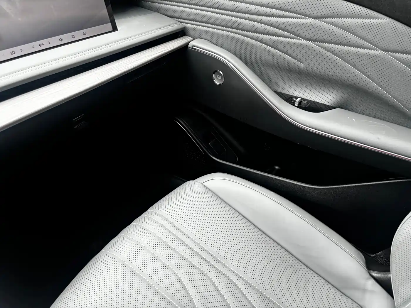 Geely Galaxy Galaxy E8 2024 2024 665km RWD Starship Voyager Edition