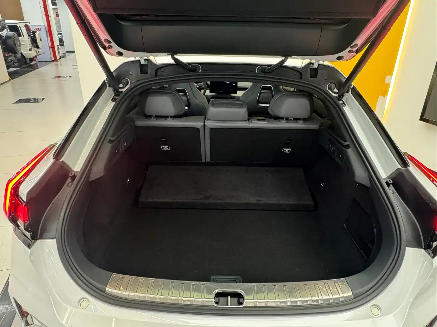 ZEEKR EXTREME KRYPTON 001