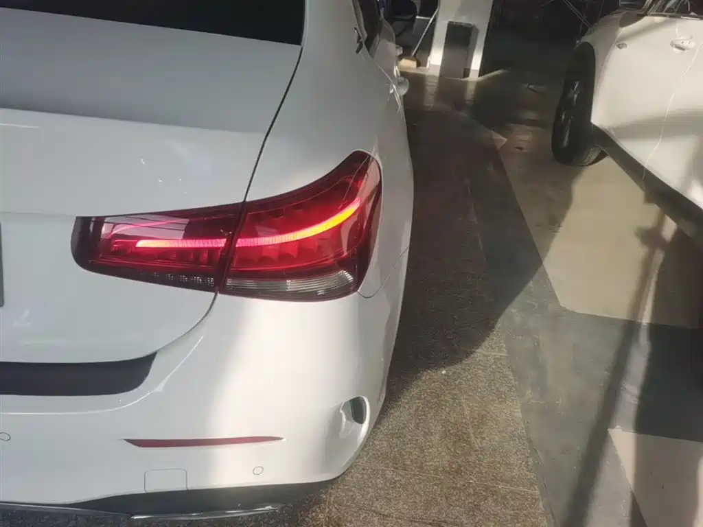 Mercedes-Benz A-Class 2019 A 180 L Sport Sedan фото 8