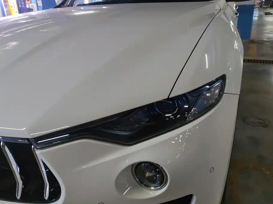 Photo 5 - Maserati Levante