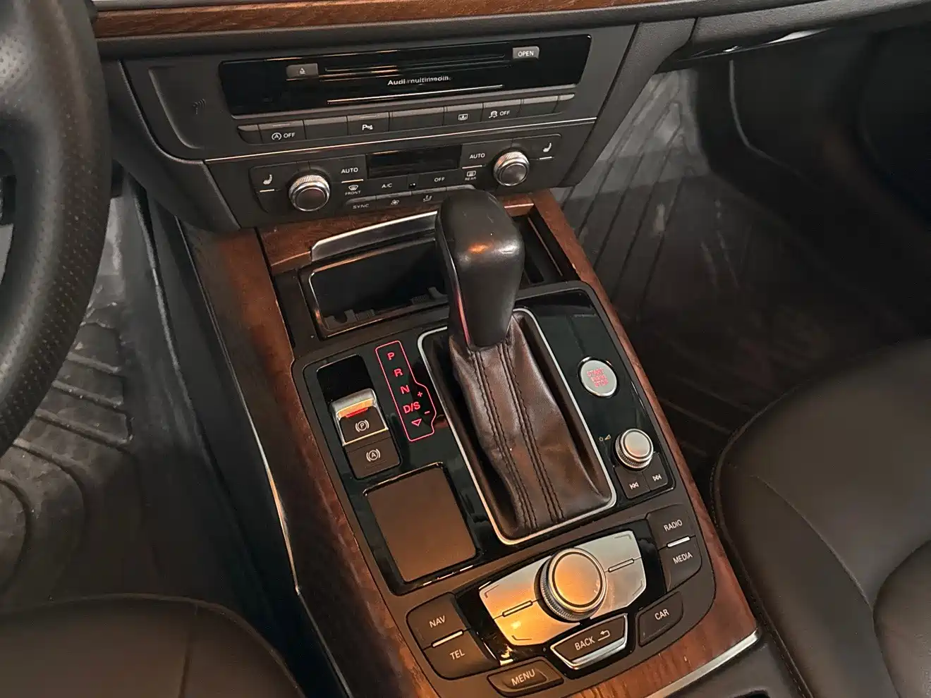 Photo 13 - Audi A6L