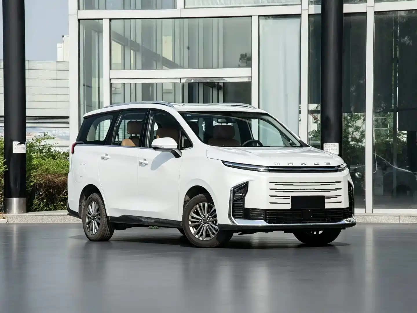 Фото 3 - Maxus Maxus G50 PHEV