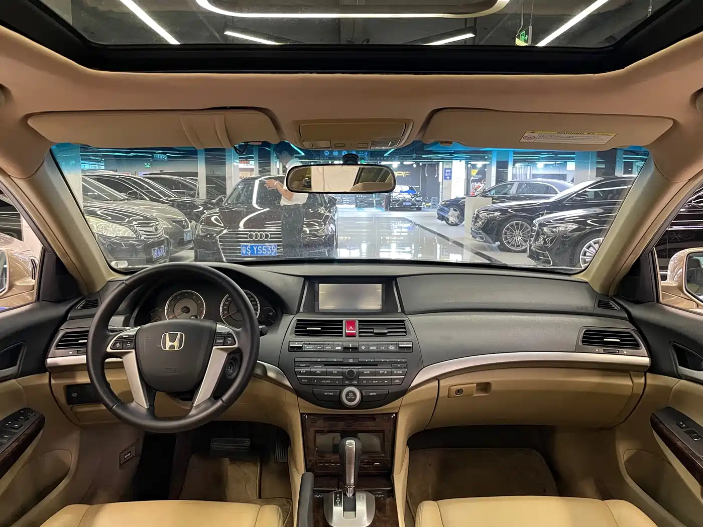 Фото 10 - Honda Accord