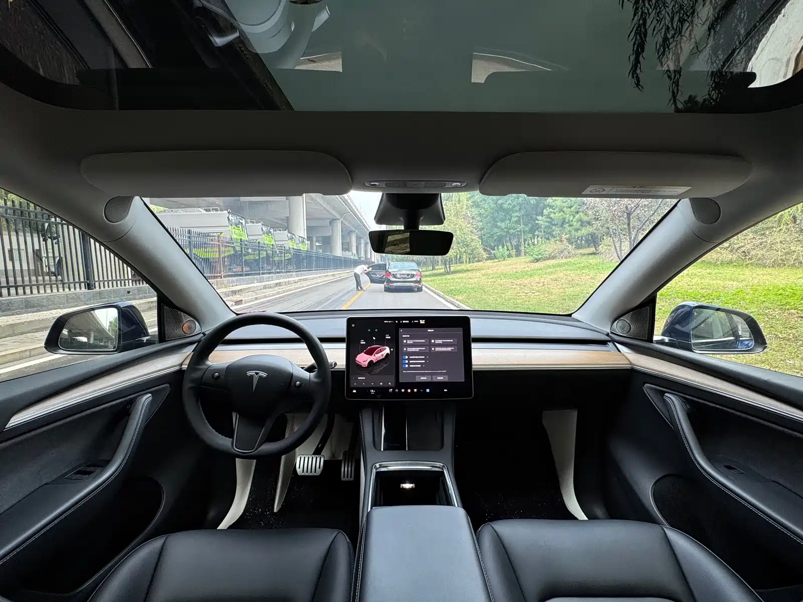 Фото 13 - Tesla Model Y