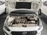 Photo 20 - Hyundai Verna