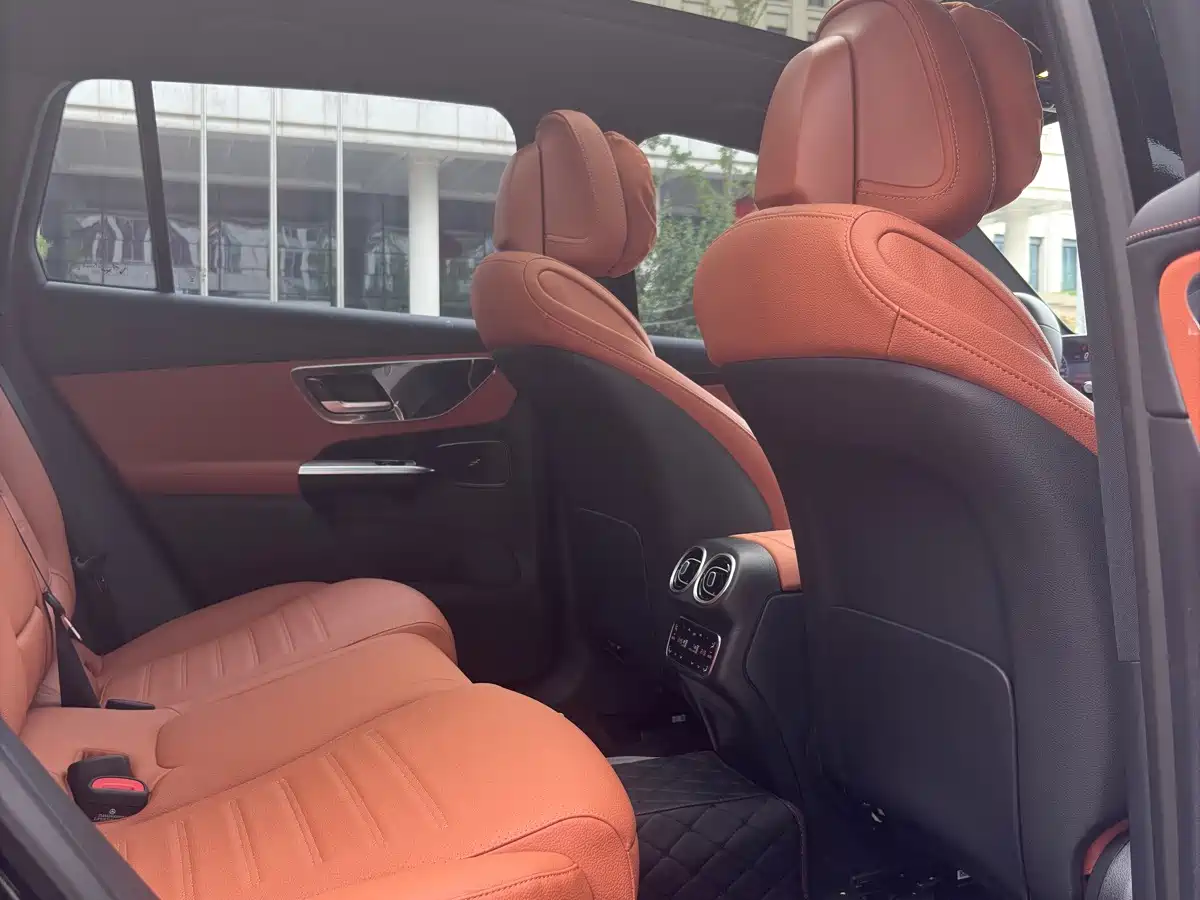 Mercedes-Benz GLC 2026 2025 Model Year GLC 260 L 4MATIC Dynamic