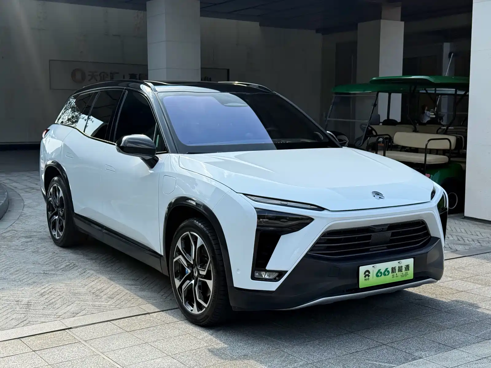 Фото 3 - NIO ES8