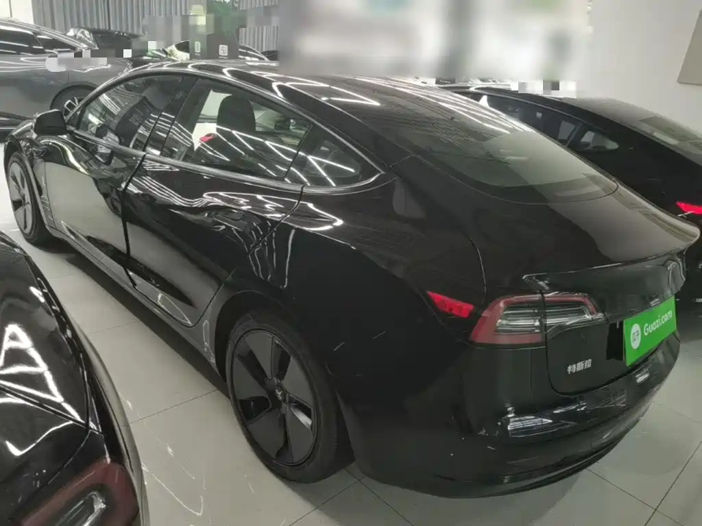 Фото 5 - Tesla Model 3