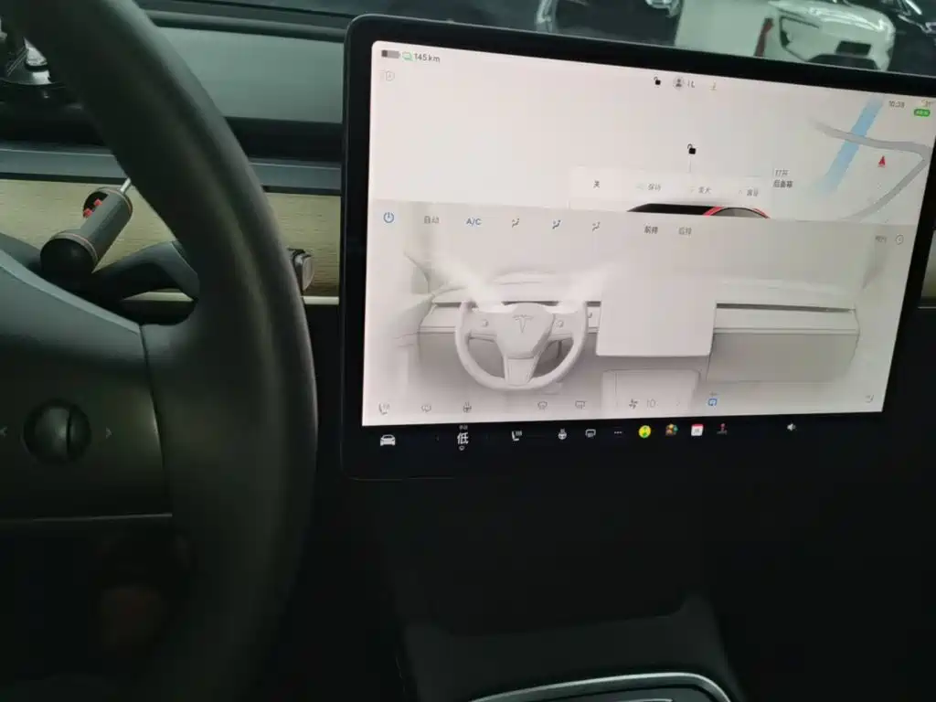 Фото 13 - Tesla Model 3