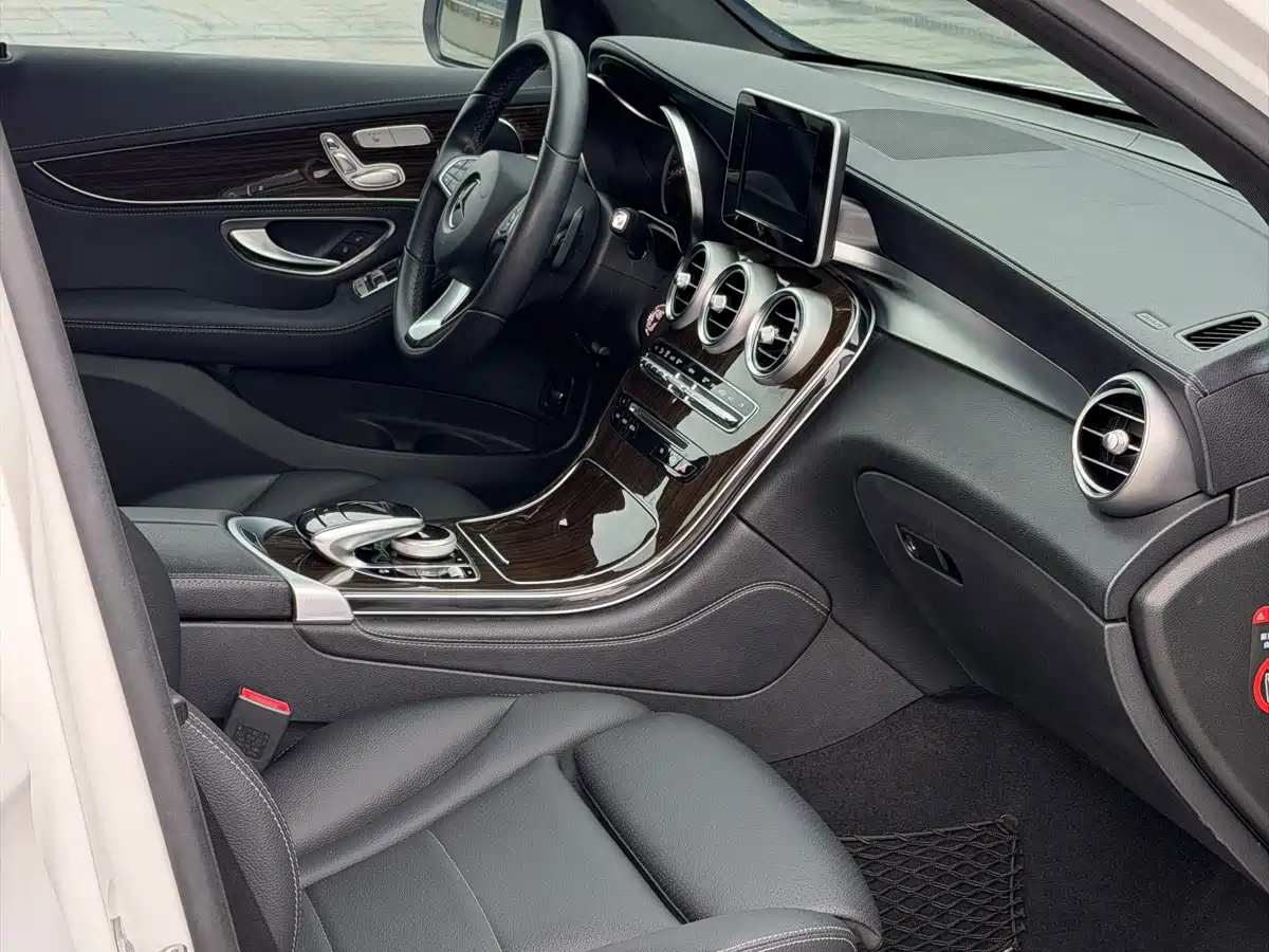 Mercedes-Benz GLC 2018 GLC 260 4MATIC Dynamic фото 13