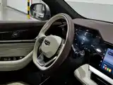 Фото 22 - Geely Monjaro