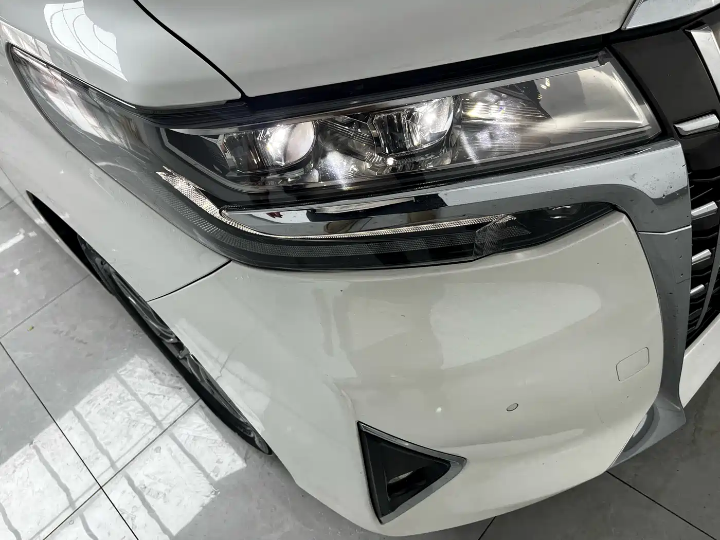Toyota Alphard 2021 Hybrid 2.5L Premium фото 6