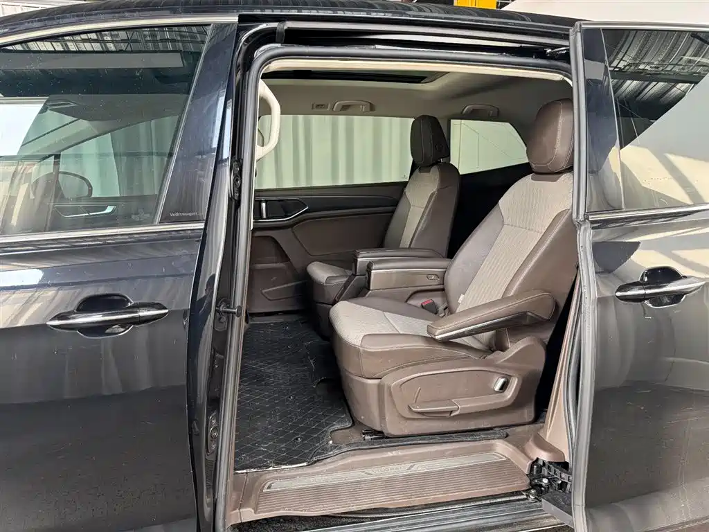 Volkswagen Viloran 2023 Facelift 330TSI Business Edition фото 12