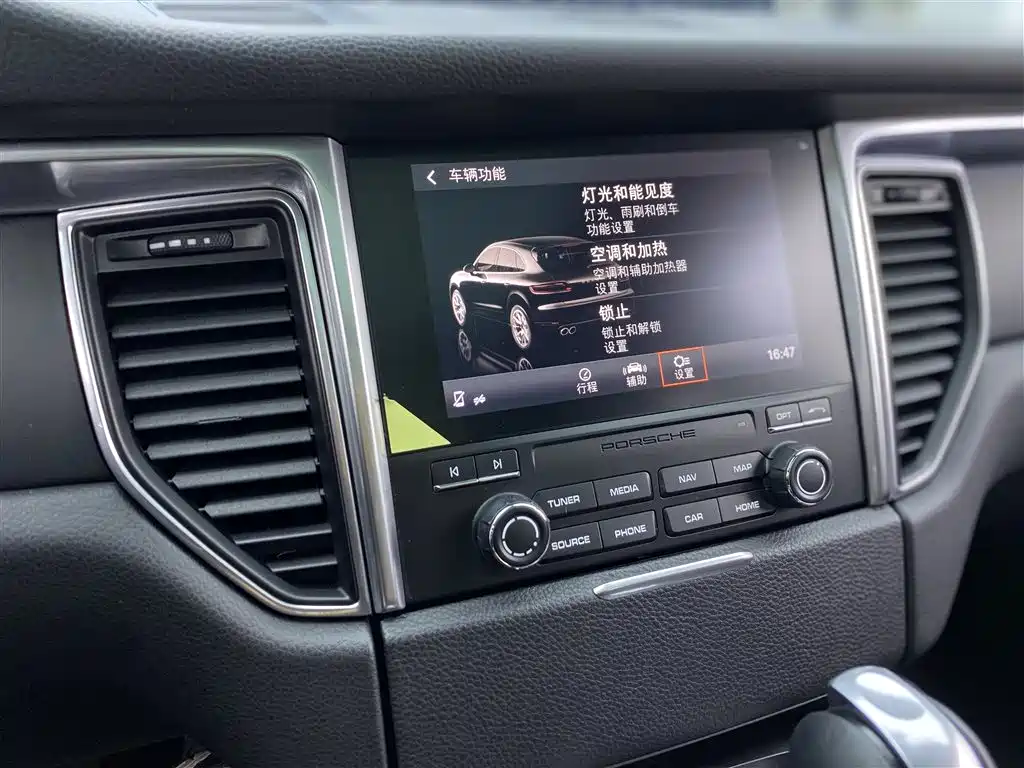 Porsche Macan 2017 Macan 2.0T фото 18