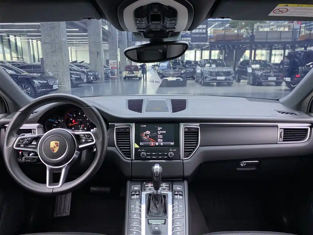 Porsche Macan 2017 Macan 2.0T фото 14