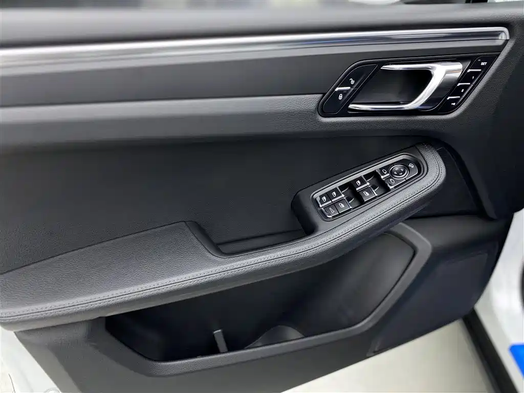 Porsche Macan 2017 Macan 2.0T фото 20