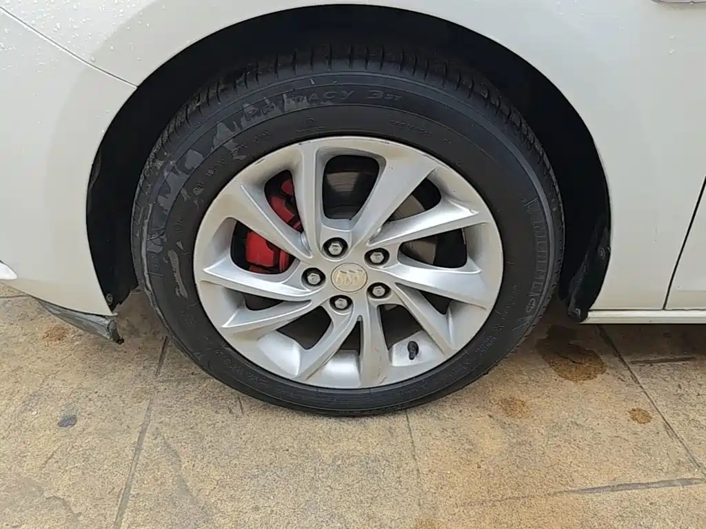 Фото 23 - Buick Verano