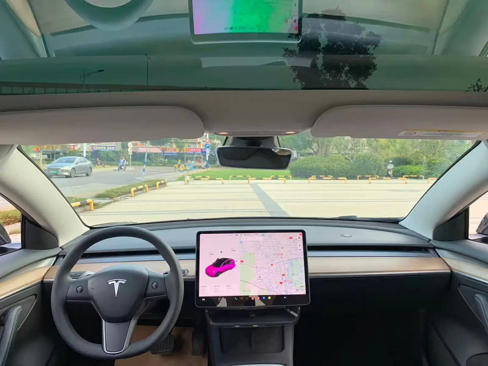 Фото 21 - Tesla Model 3