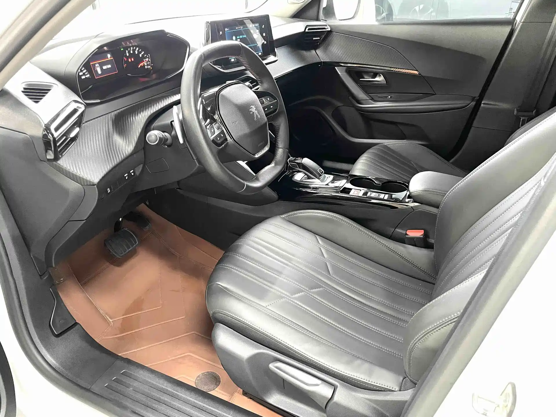 صورة 7 - Peugeot 2008