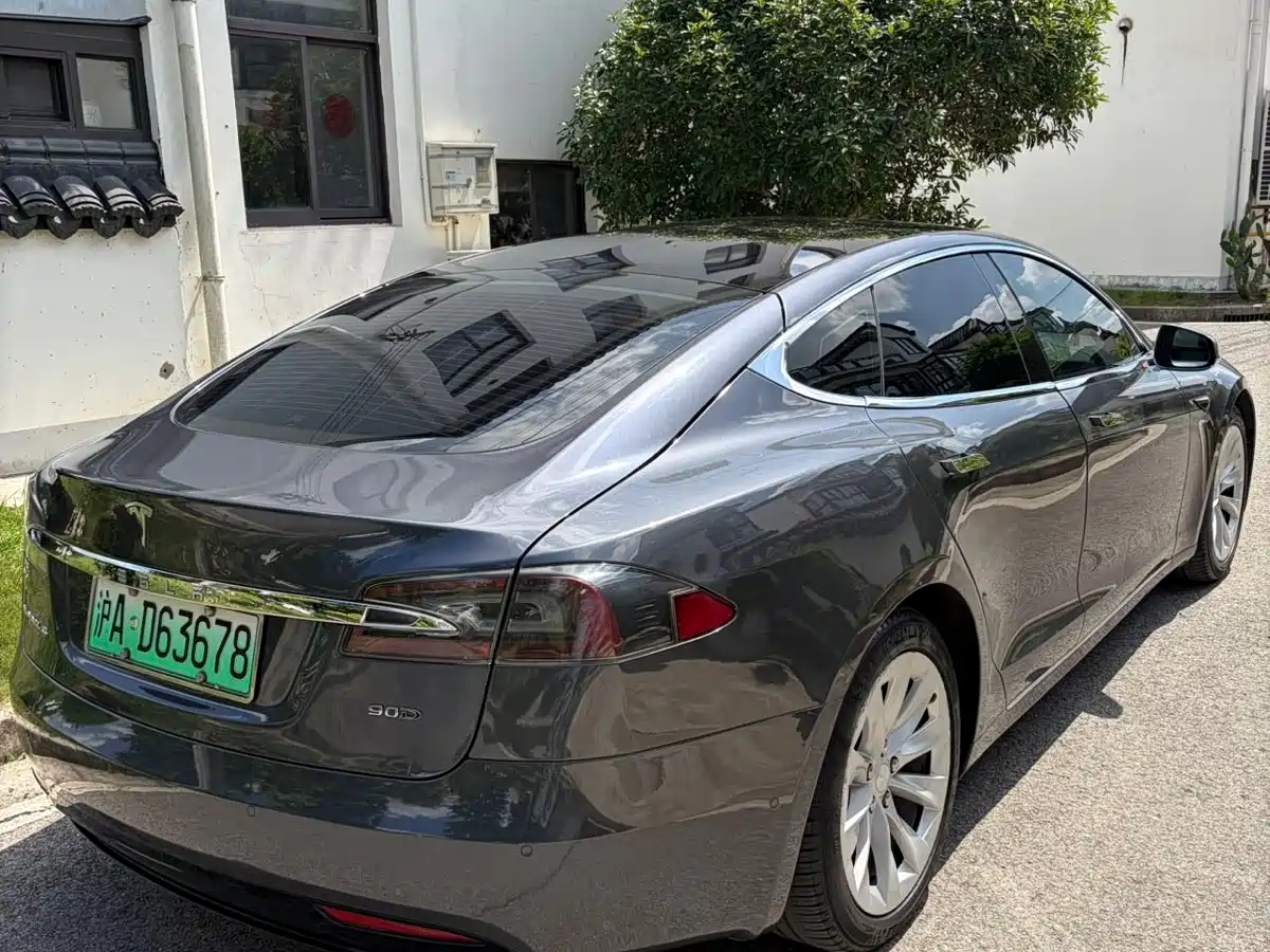 TESLA MODEL S