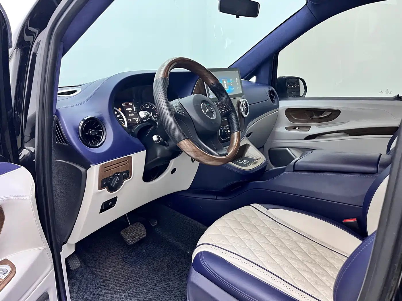 Mercedes-Benz Vito 2021 2.0T Elite 7-Seater фото 7