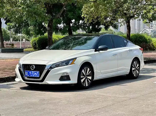 Nissan Teana 2.0L XL, Комфорт