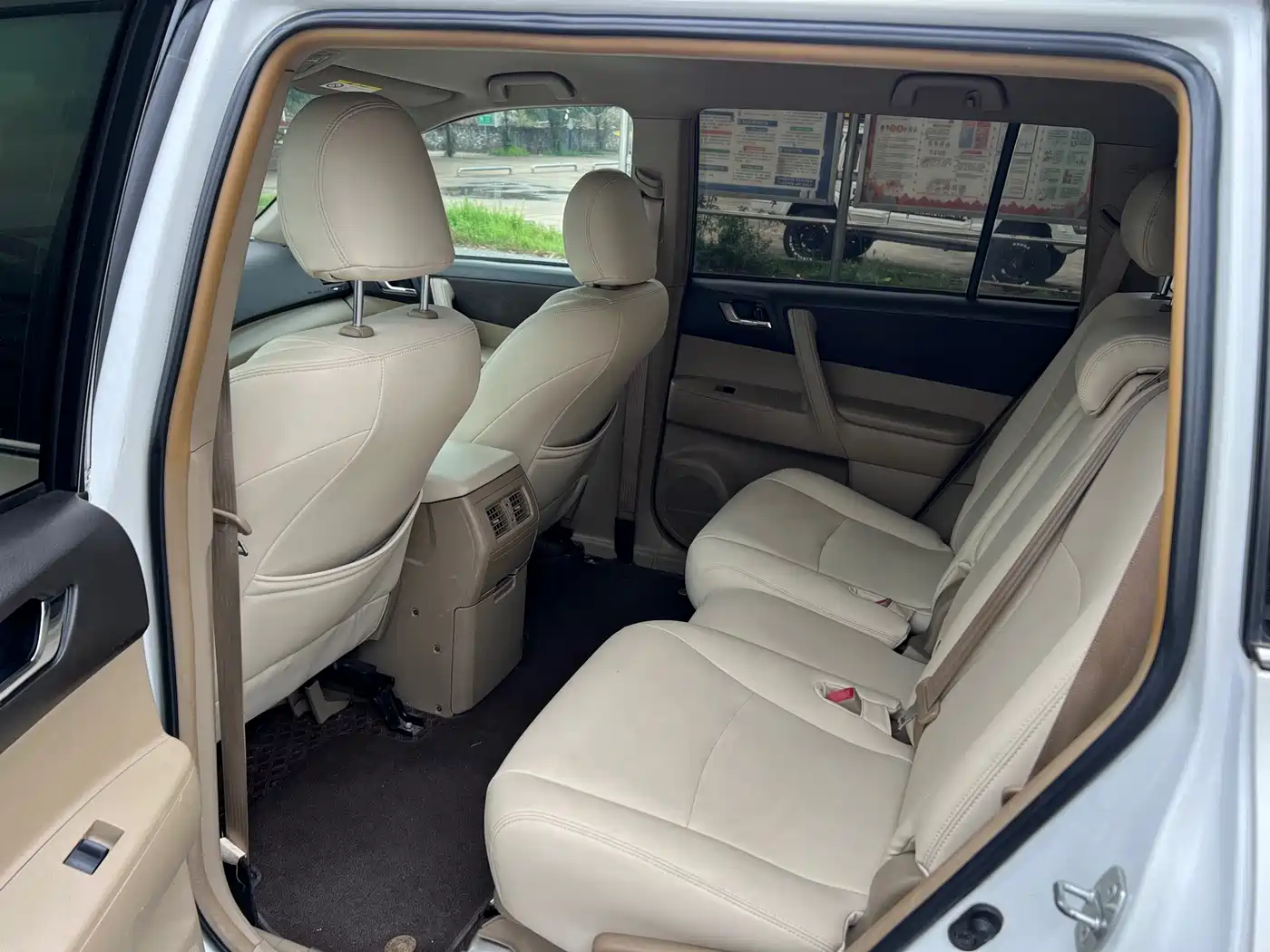 Toyota Highlander 2013 2.7L 2WD 5-seater Purple Gold Edition фото 6