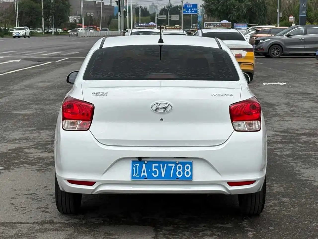 Hyundai Verna 2021 2020 1.4L Manual GLS Colorful Connected Edition