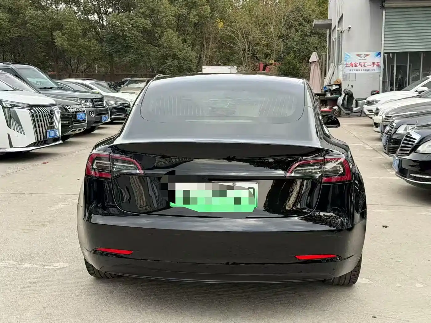 TESLA MODEL 3