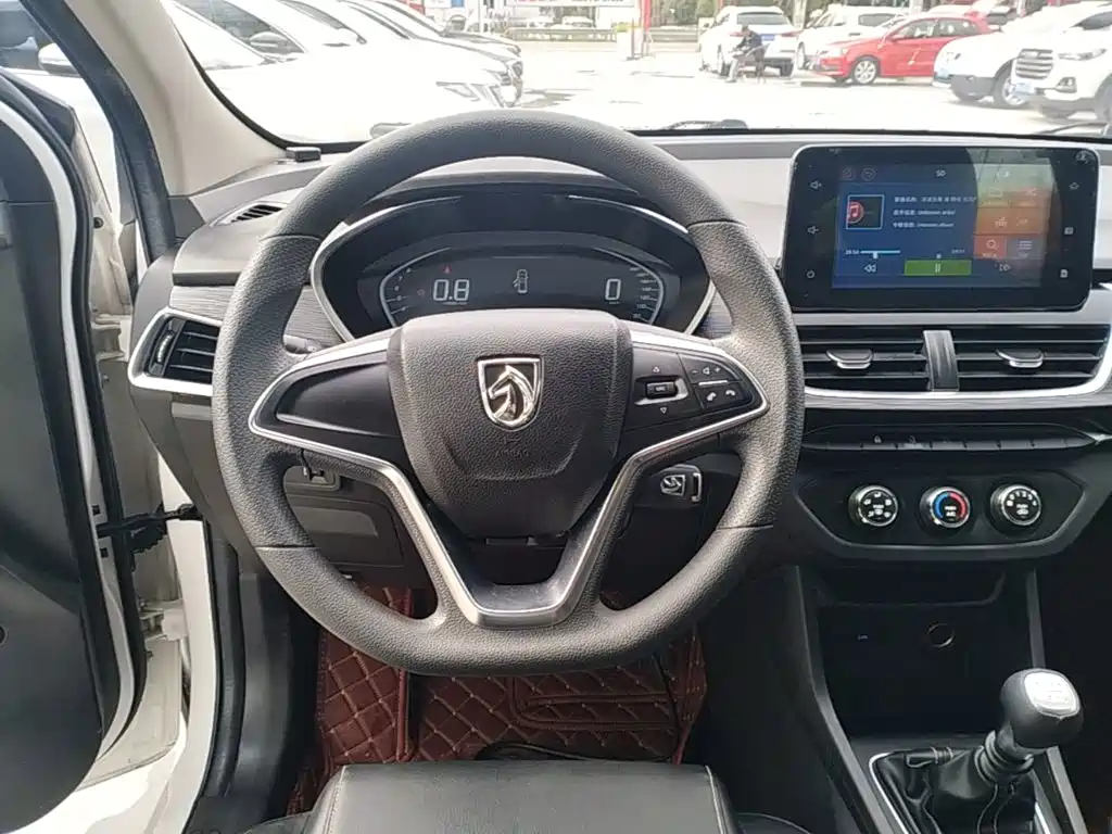 Фото 11 - Baojun 360