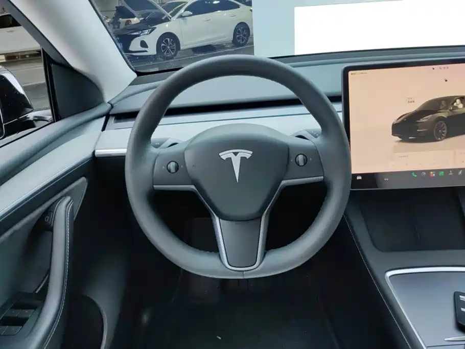 Фото 15 - Tesla Model Y