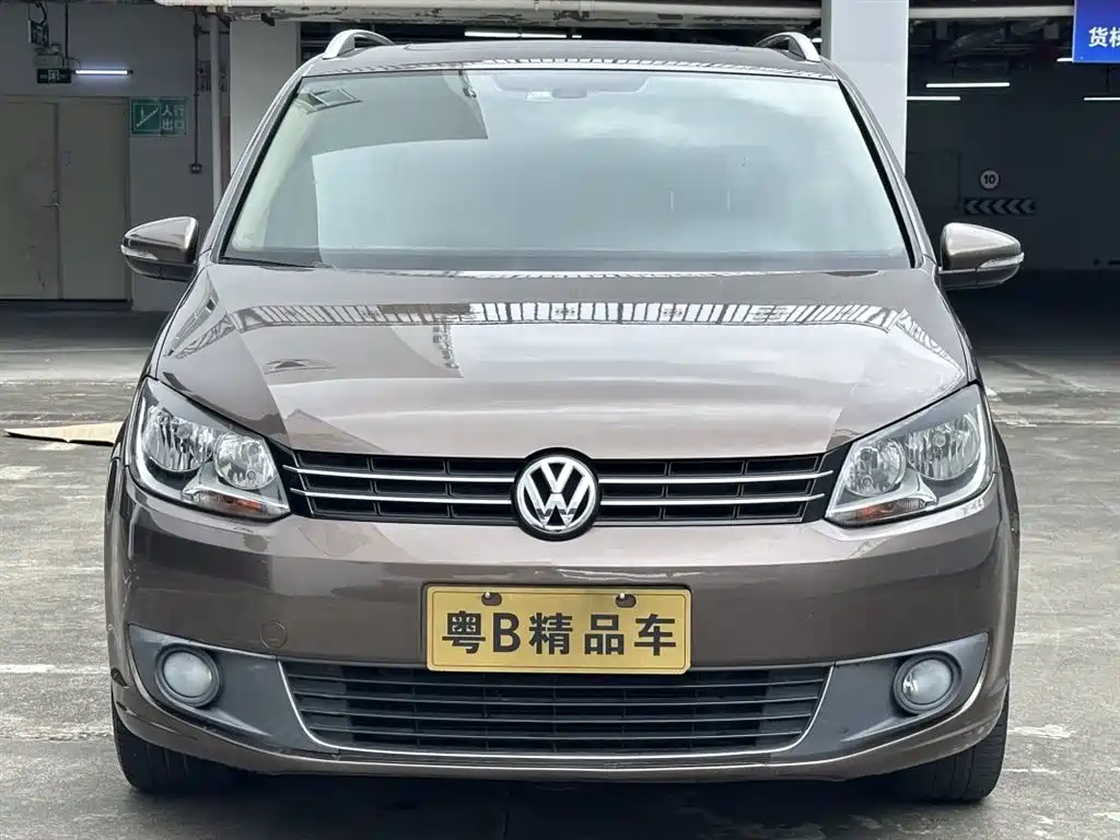 Volkswagen Touran 2013 1.4T DSG Comfort 5-seater фото 2