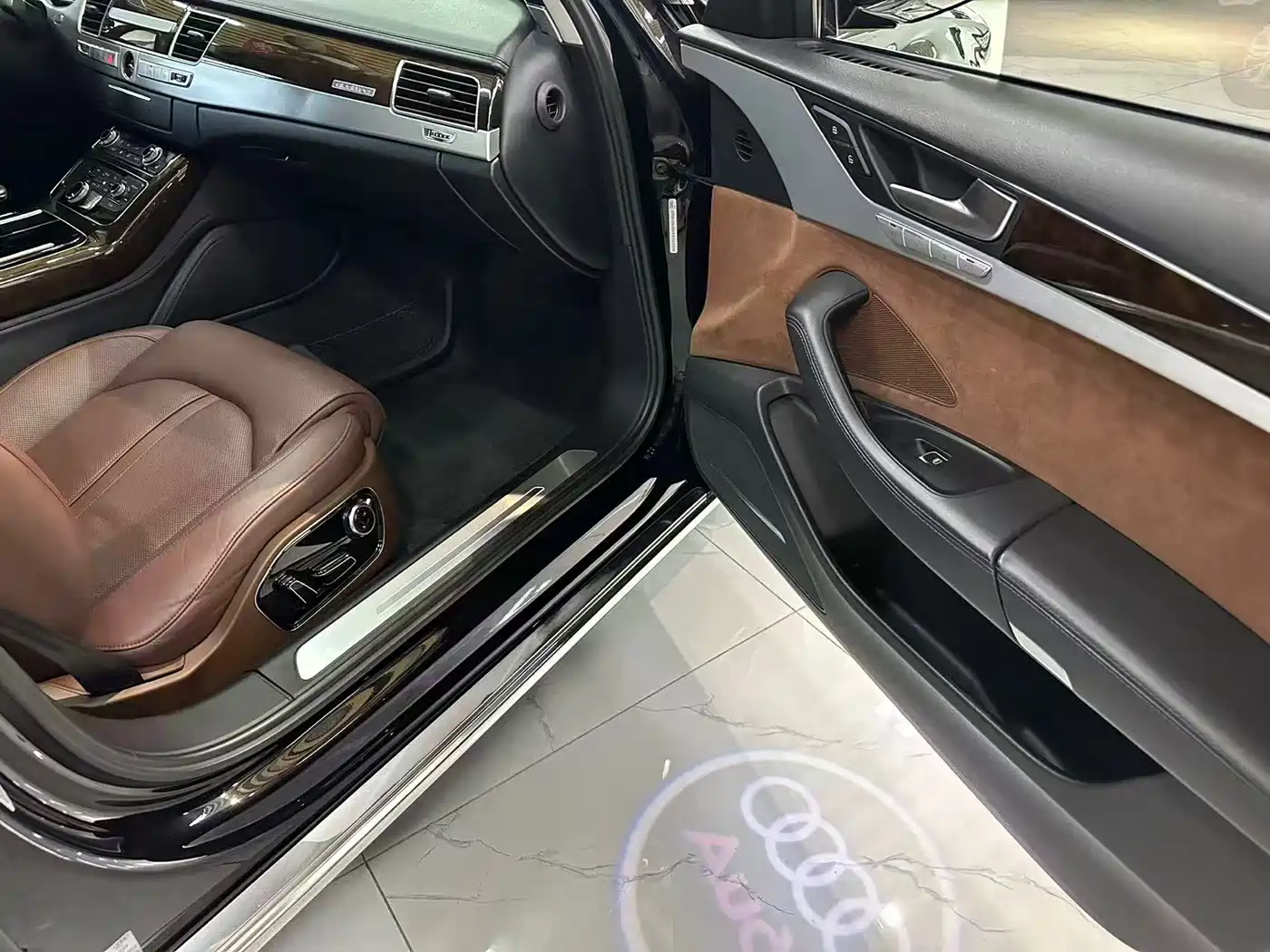 Audi A8 2014 A8L 45 TFSI quattro Luxury фото 11