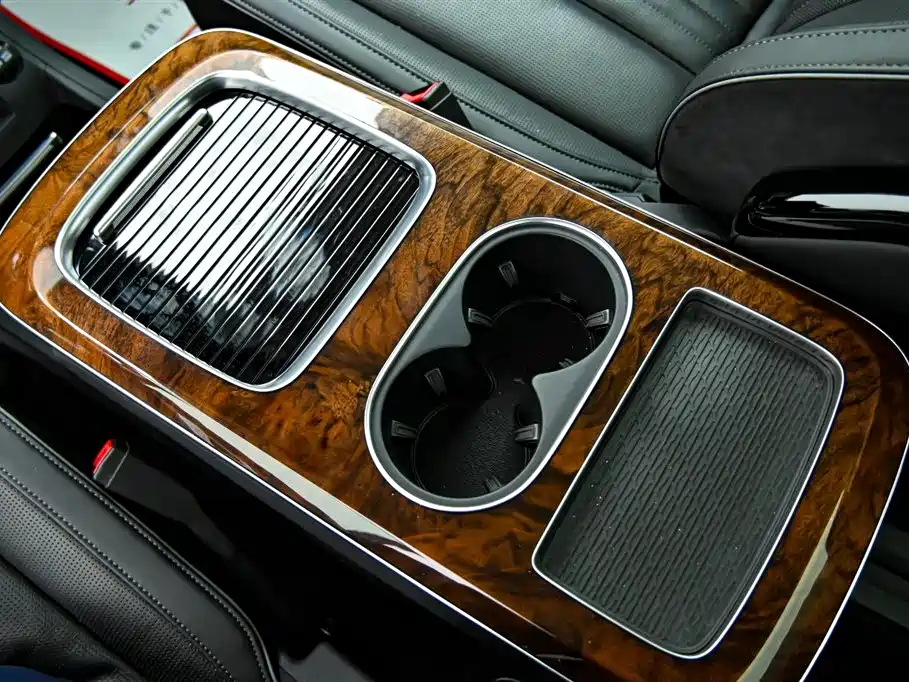 Hongqi HQ9 PHEV 2024 Model 2.0T AWD Luxury Edition фото 23