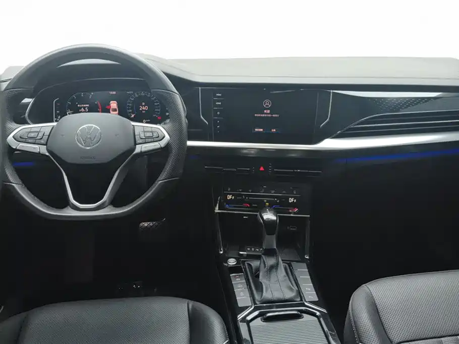 Volkswagen Passat 2022 330TSI Luxury Edition фото 12