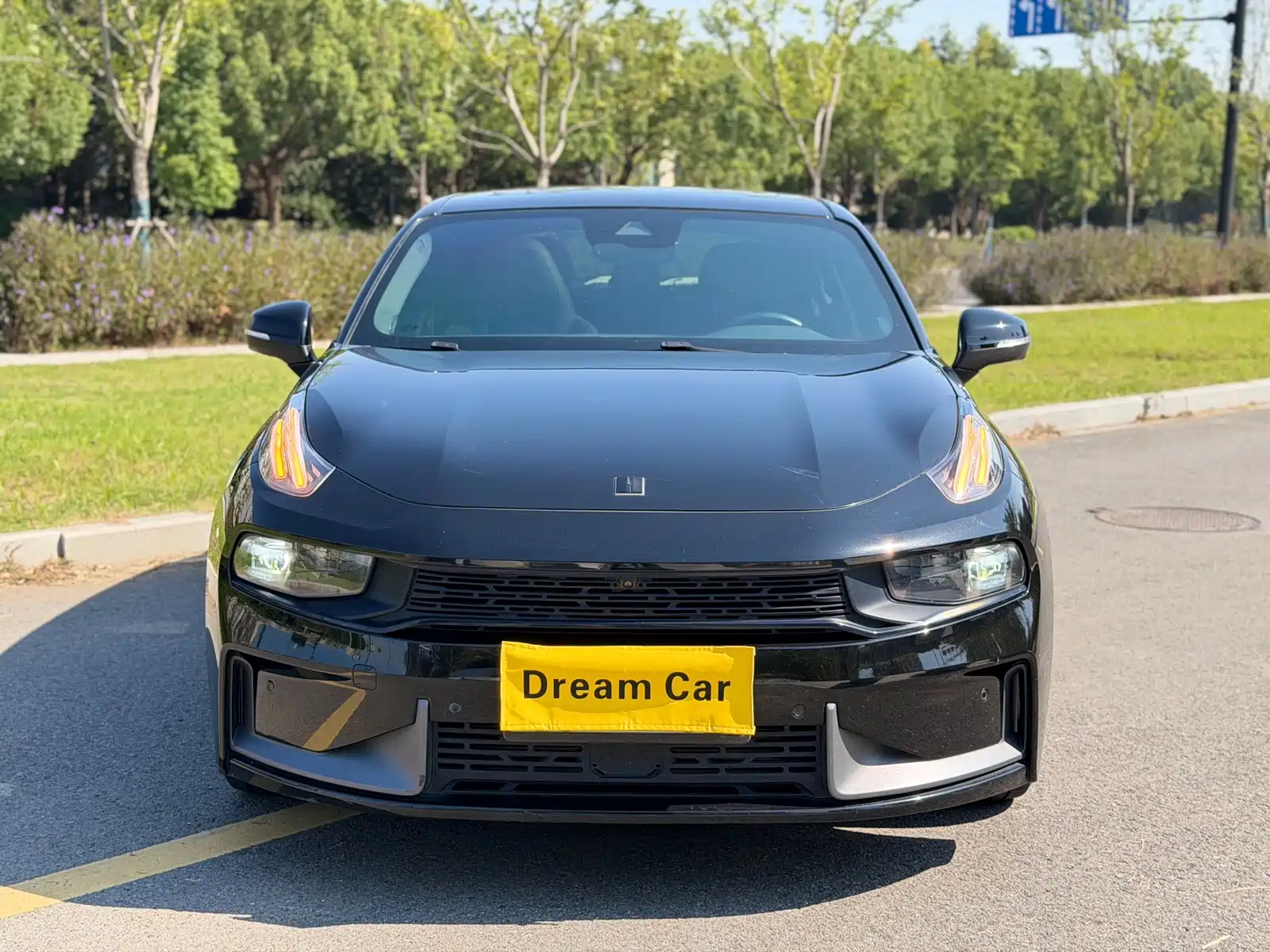 Фото 3 - Lynk & Co 03