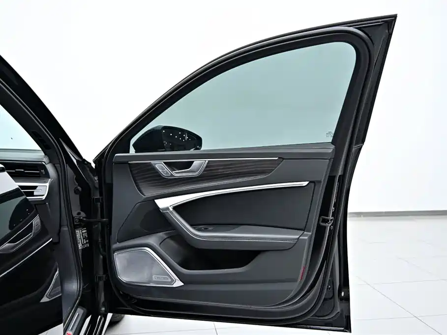 Audi A6L 2024 55 TFSI quattro Exclusive Dynamic фото 20