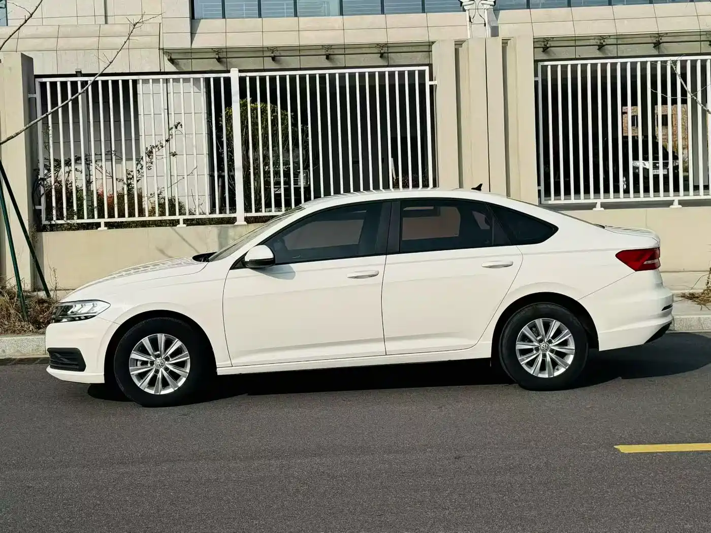 Volkswagen Lavida 2021 1.5L Automatic Trend Edition фото 3