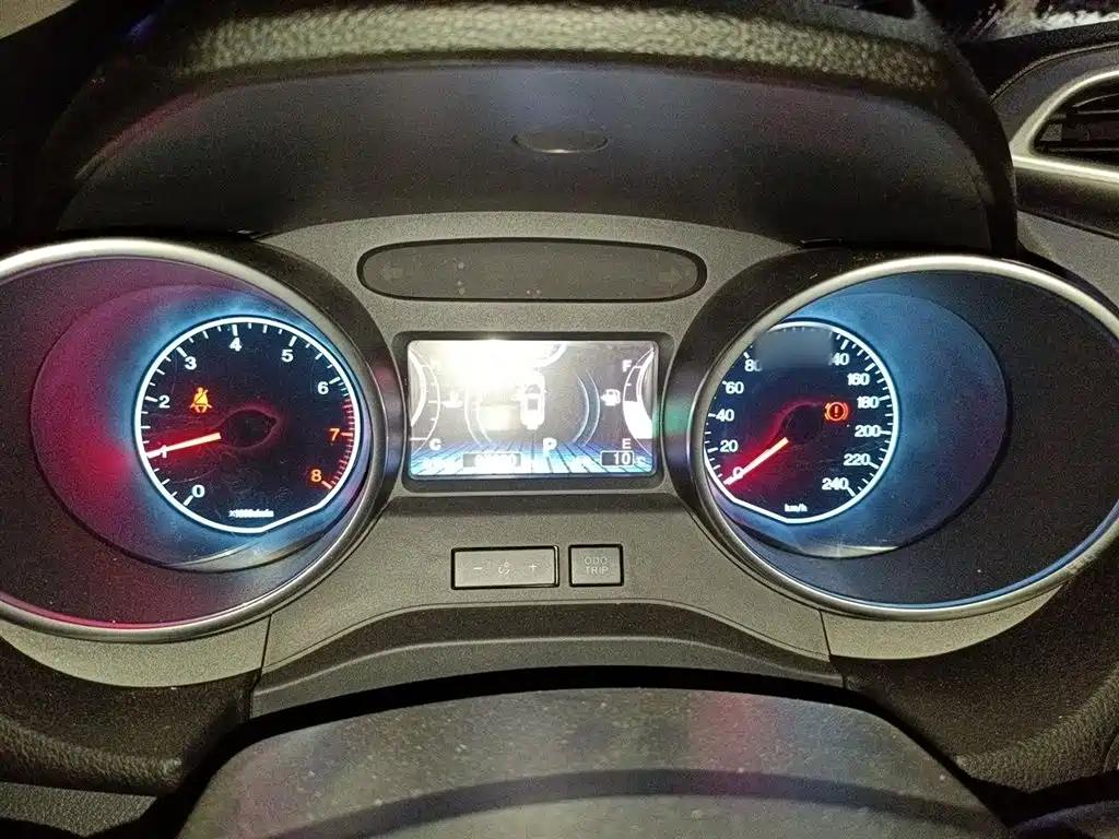 BYD Yuan 2017 1.5L Auto Cool Connect фото 4