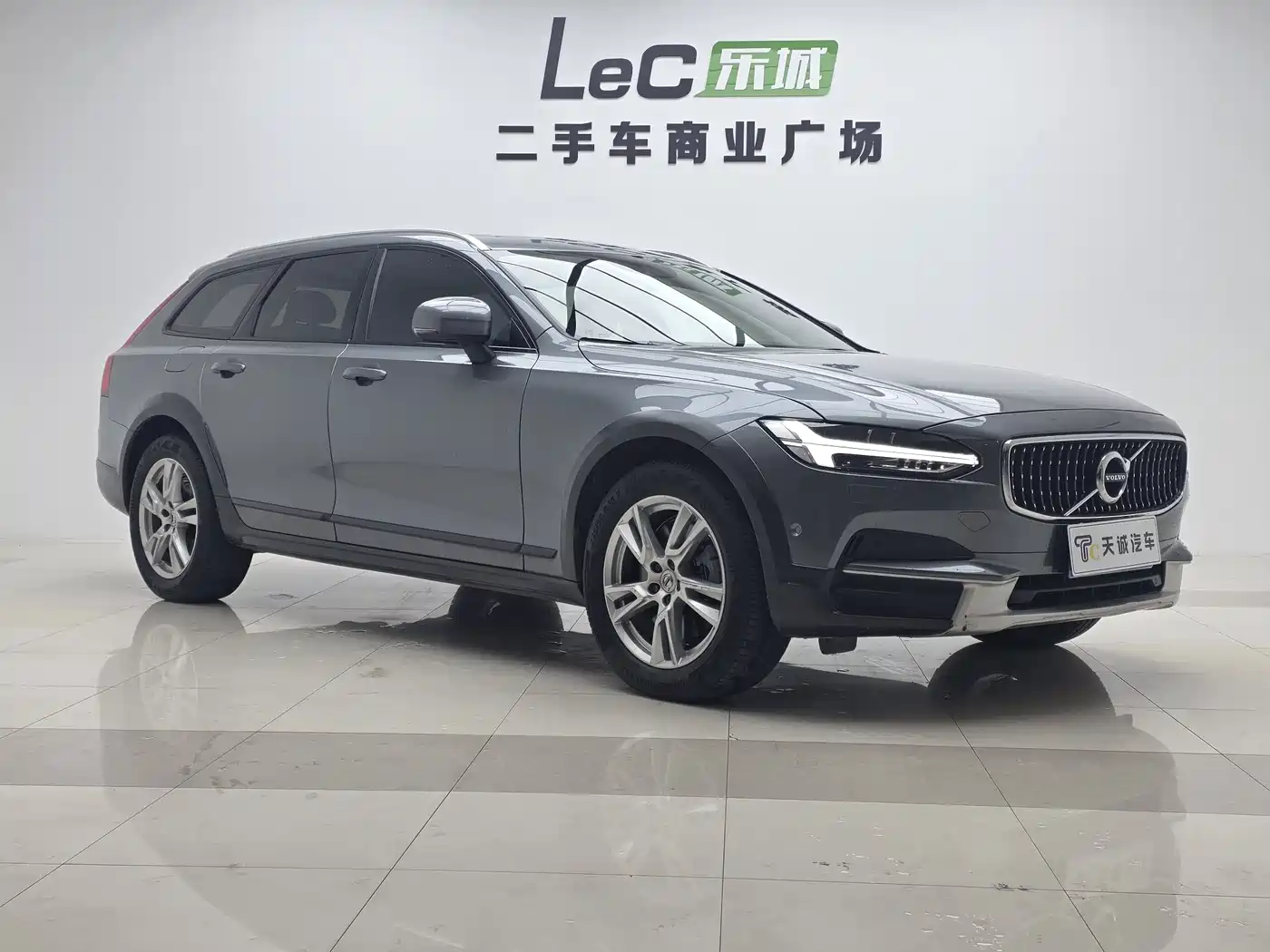 Volvo V90 2018 2017 Cross Country T5 AWD Smart Edition
