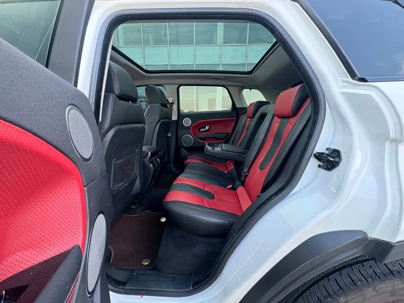 Land Rover Range Rover Evoque (Import) 2013 2013 2.0T 5-door Dynamic Edition