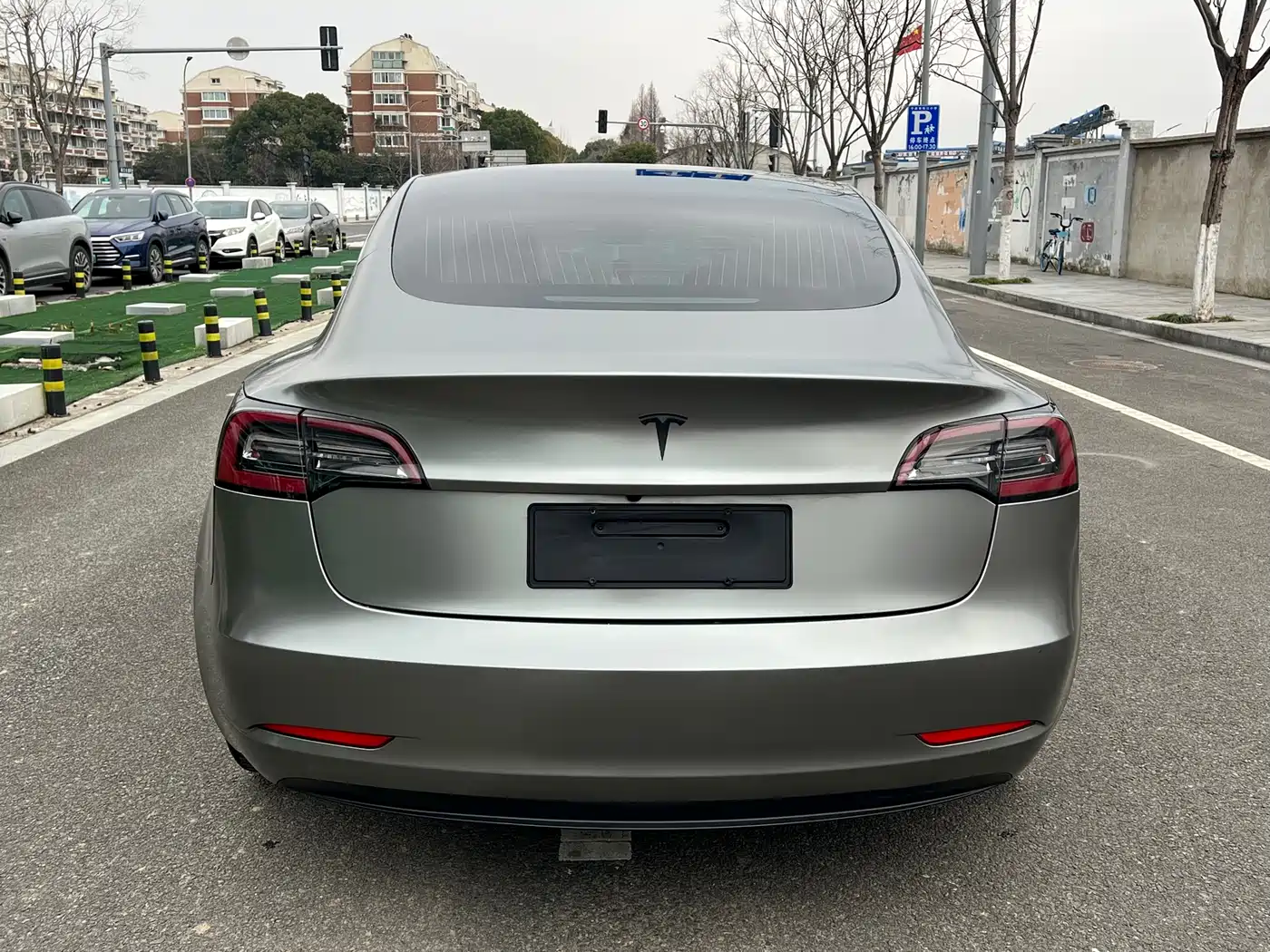 TESLA MODEL 3