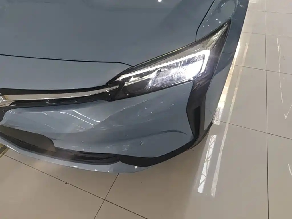 Фото 24 - Buick Velite 6